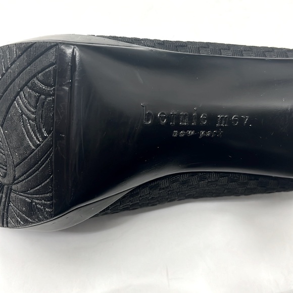 Women's Bernie Mev New York , Fabulous Pump - Black Color - Size US 8.5 Euro 39 - Picture 9 of 11